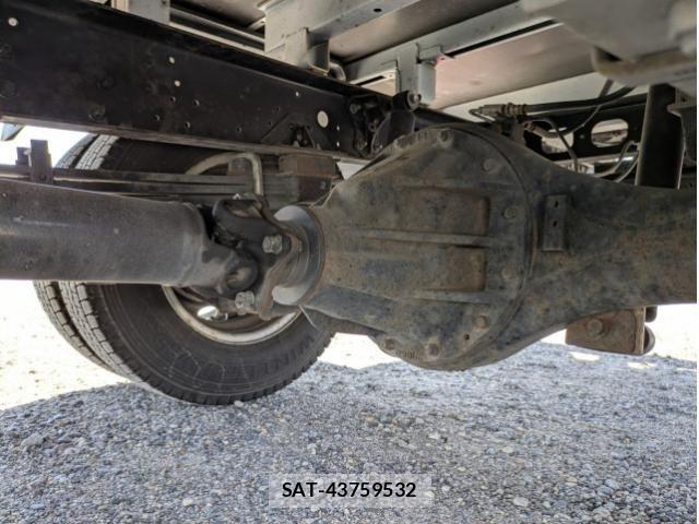 Hino DUTRO 2021-05 5866883-17