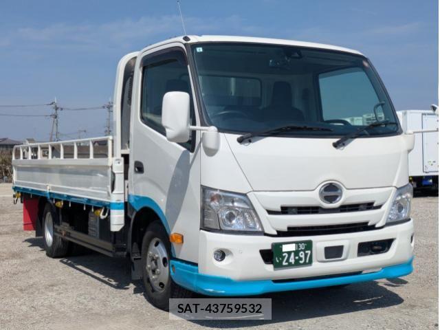 Hino DUTRO 2021-05 5866883-1