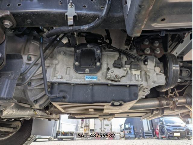 Hino DUTRO 2021-05 5866883-19