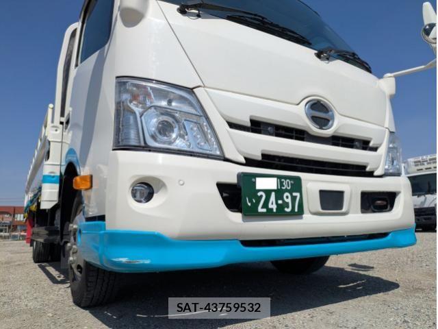 Hino DUTRO 2021-05 5866883-2