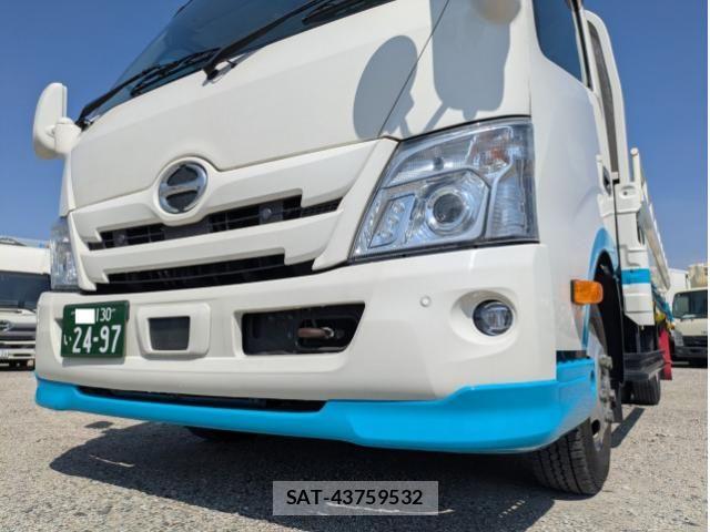 Hino DUTRO 2021-05 5866883-3