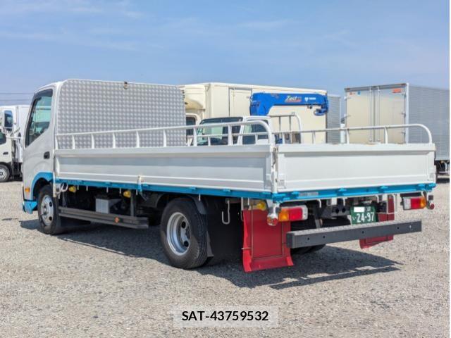 Hino DUTRO 2021-05 5866883-4