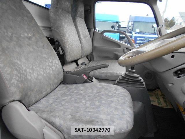 Hino DUTRO 2010-11 5866886-10