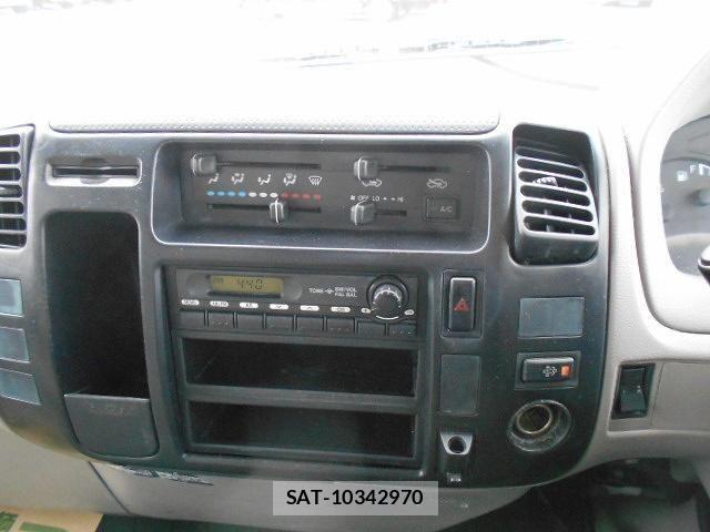 Hino DUTRO 2010-11 5866886-12