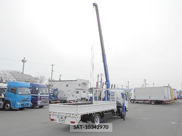 Hino DUTRO 2010-11 5866886-5