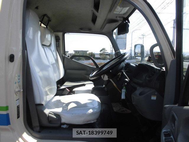 Hino DUTRO 2013-09 6004266-21