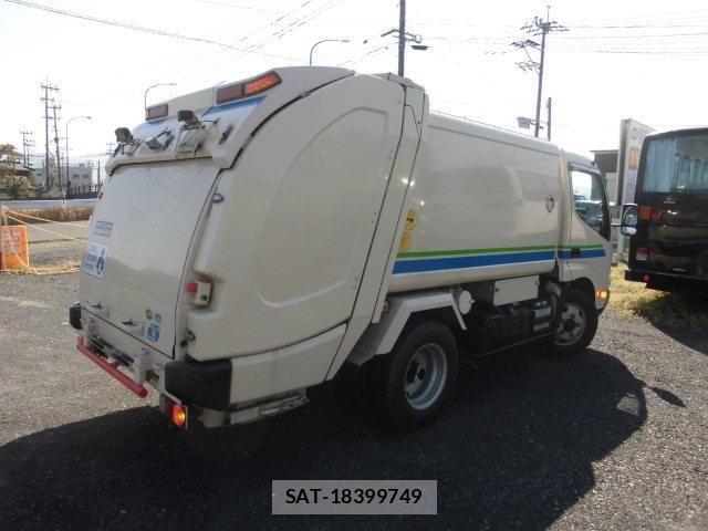 Hino DUTRO 2013-09 6004266-3