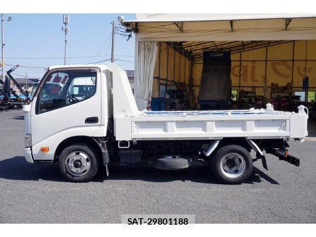 Hino DUTRO 2015-01 6004267-2