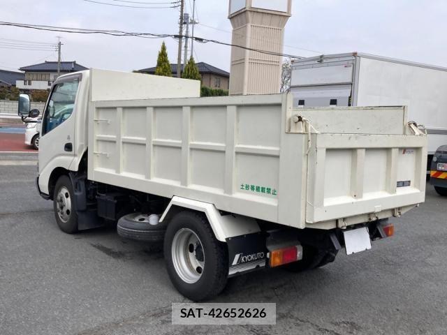 Hino DUTRO 2008-09 6004265-3