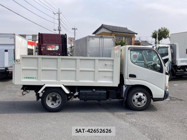 Hino DUTRO 2008-09 6004265-7