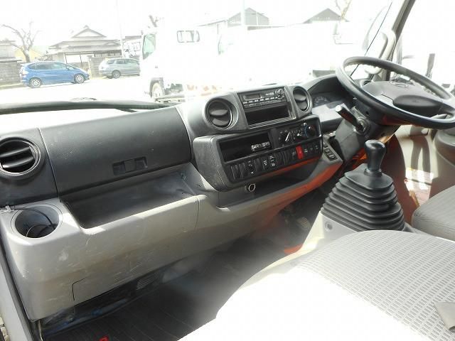 Hino DUTRO 2014-02 6050369-13