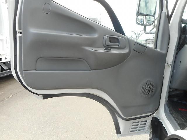 Hino DUTRO 2014-02 6050369-15