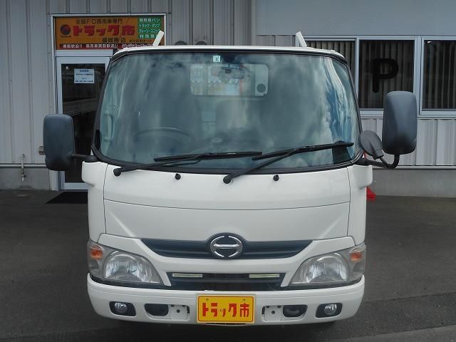 Hino DUTRO 2014-02 6050369-1
