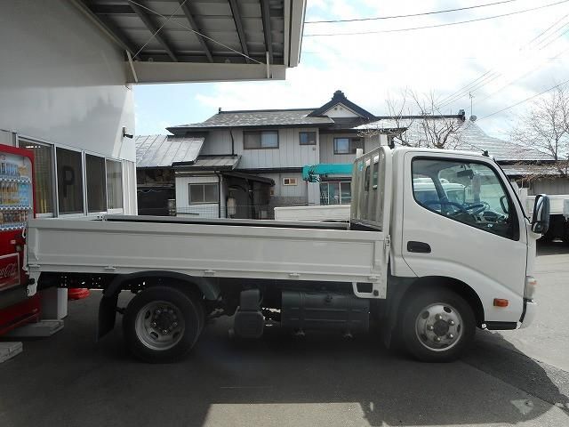 Hino DUTRO 2014-02 6050369-3