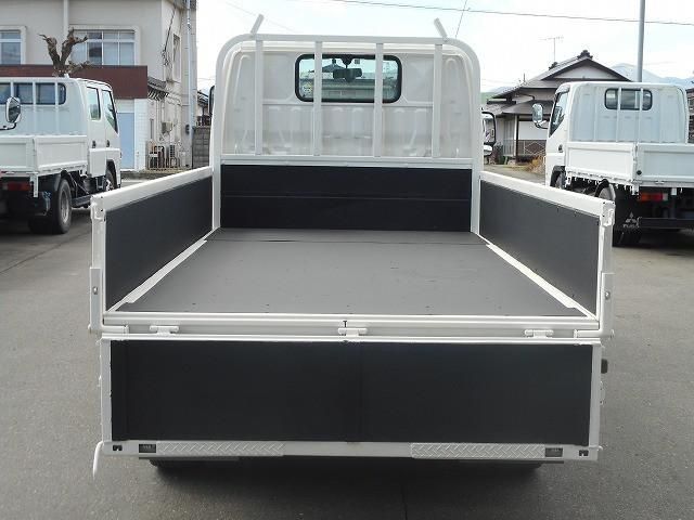 Hino DUTRO 2014-02 6050369-8