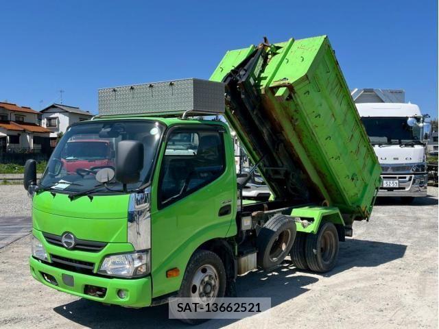 Hino DUTRO 2019-05 6214112-17