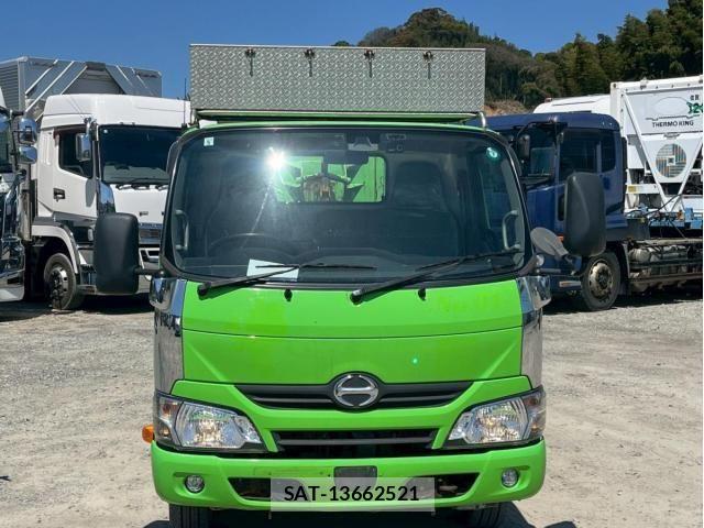 Hino DUTRO 2019-05 6214112-1