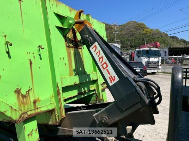 Hino DUTRO 2019-05 6214112-26