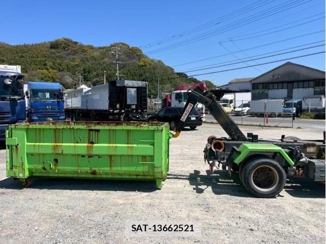 Hino DUTRO 2019-05 6214112-28