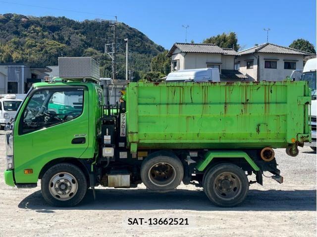 Hino DUTRO 2019-05 6214112-3