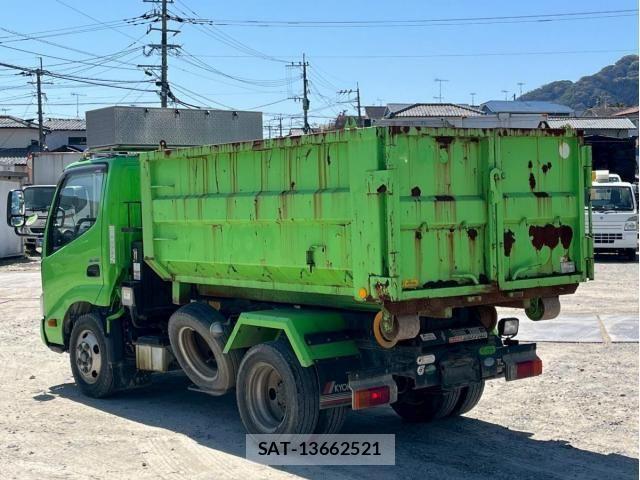 Hino DUTRO 2019-05 6214112-4