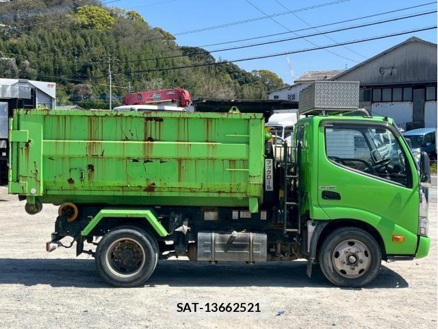 Hino DUTRO 2019-05 6214112-5