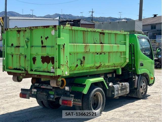 Hino DUTRO 2019-05 6214112-6