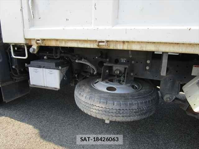 Hino DUTRO 2019-08 6214117-18