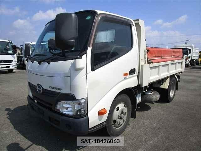 Hino DUTRO 2019-08 6214117-1