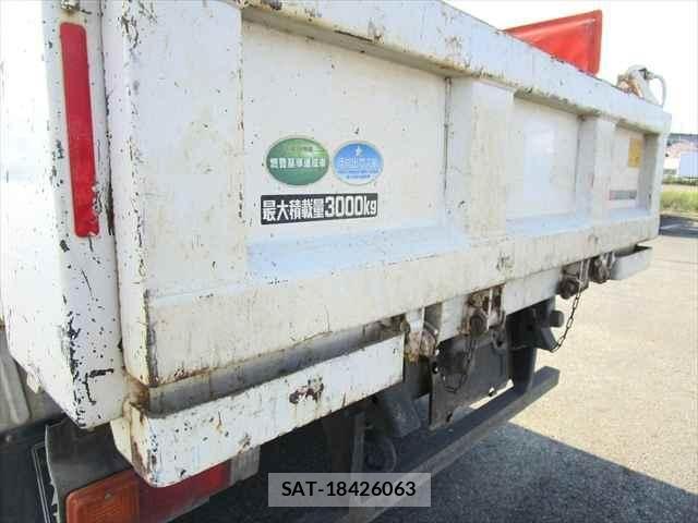 Hino DUTRO 2019-08 6214117-22