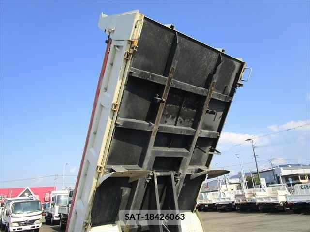 Hino DUTRO 2019-08 6214117-23