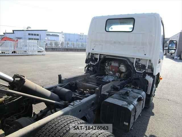 Hino DUTRO 2019-08 6214117-25
