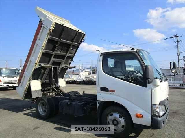 Hino DUTRO 2019-08 6214117-27