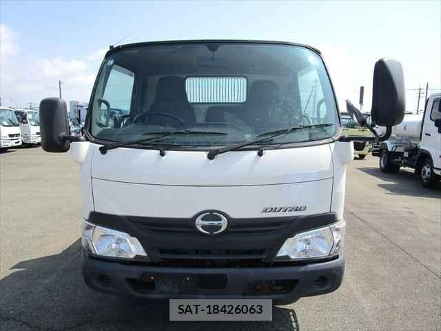 Hino DUTRO 2019-08 6214117-2