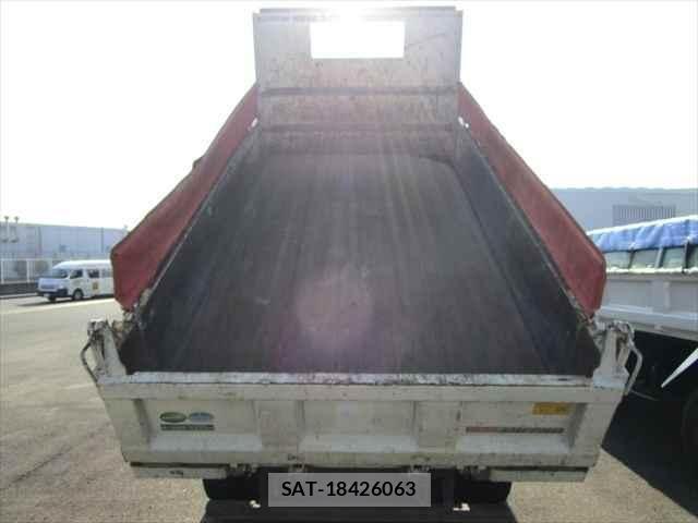 Hino DUTRO 2019-08 6214117-29