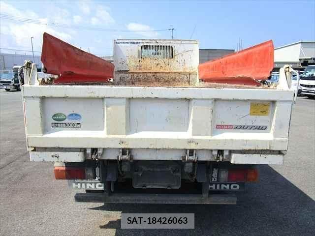 Hino DUTRO 2019-08 6214117-6