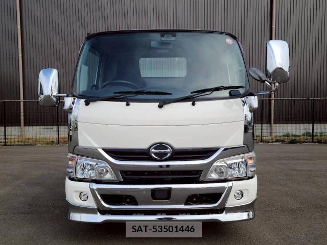 Hino DUTRO 2019-01 6214116-1