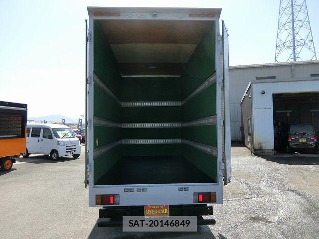 Hino DUTRO 2013-06 6243666-11