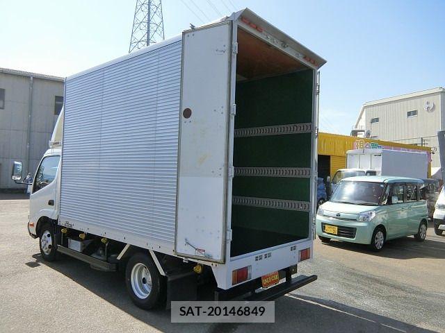 Hino DUTRO 2013-06 6243666-12
