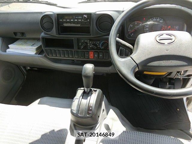 Hino DUTRO 2013-06 6243666-13