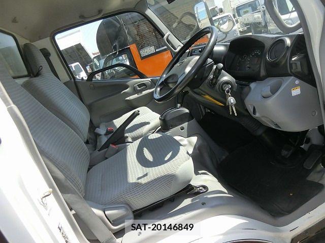 Hino DUTRO 2013-06 6243666-2