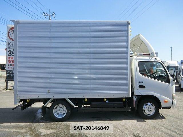 Hino DUTRO 2013-06 6243666-7
