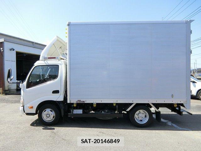 Hino DUTRO 2013-06 6243666-8