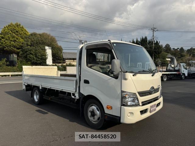 Hino DUTRO 2014-12 6243664-1