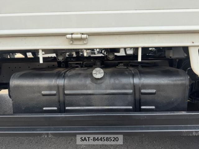 Hino DUTRO 2014-12 6243664-21