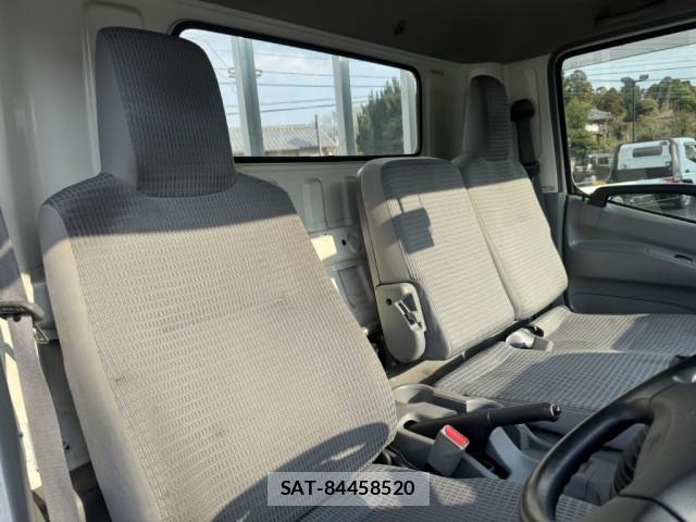 Hino DUTRO 2014-12 6243664-22