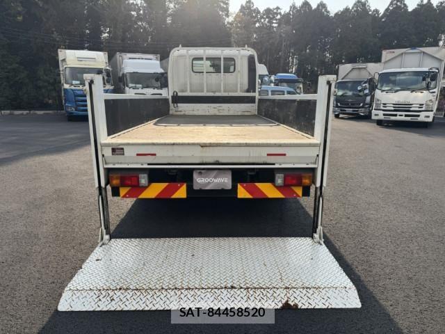 Hino DUTRO 2014-12 6243664-8