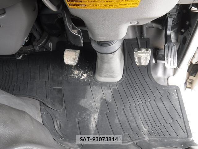 Hino DUTRO 2008-03 6243638-13