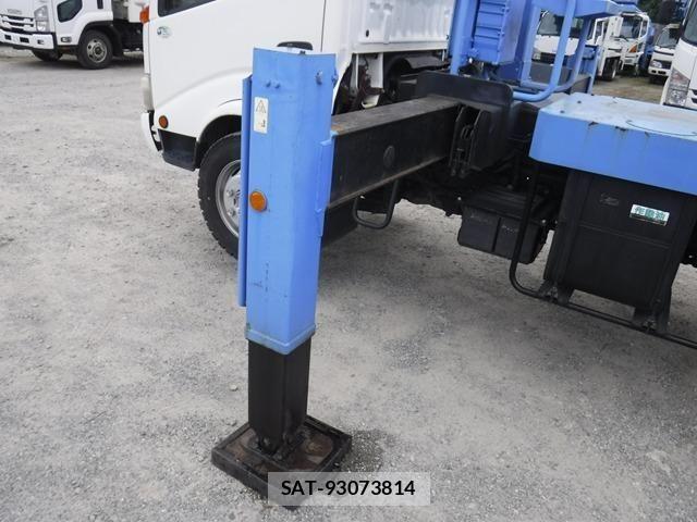 Hino DUTRO 2008-03 6243638-21