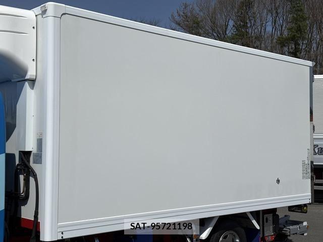 Hino DUTRO 2019-09 6243663-9